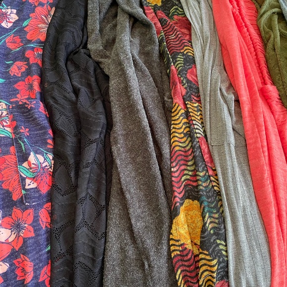 Lot/Bundle Medium Lularoe Sarah. 20 sweaters total - Picture 3 of 5